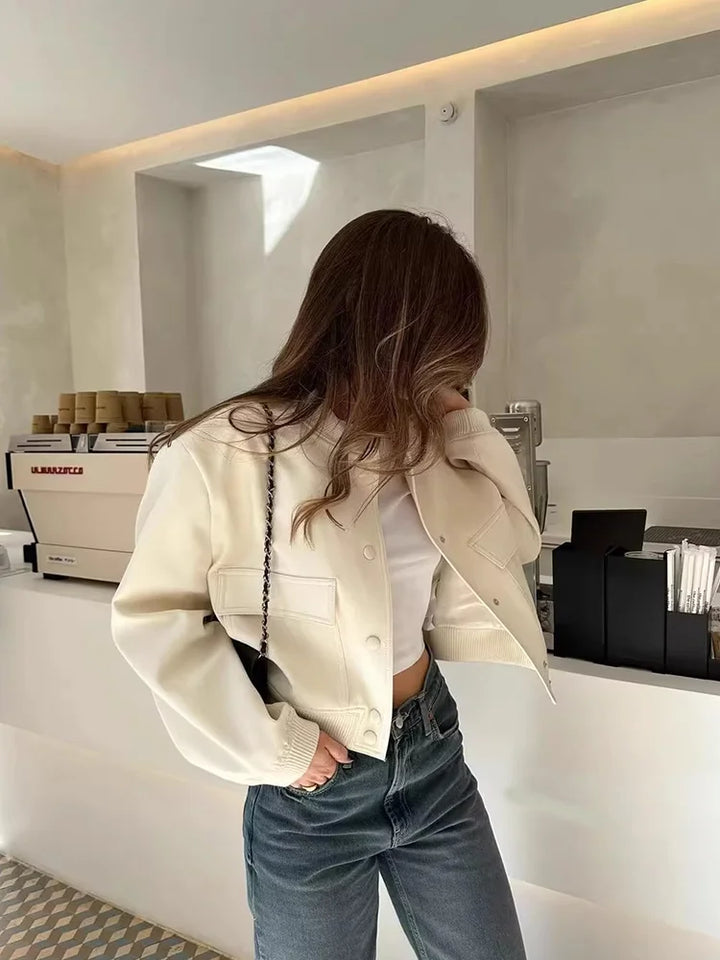 Kathrine | Kvinders Vinter Casual Kort Jakke med Knaplukning - Freya Kobenhavn