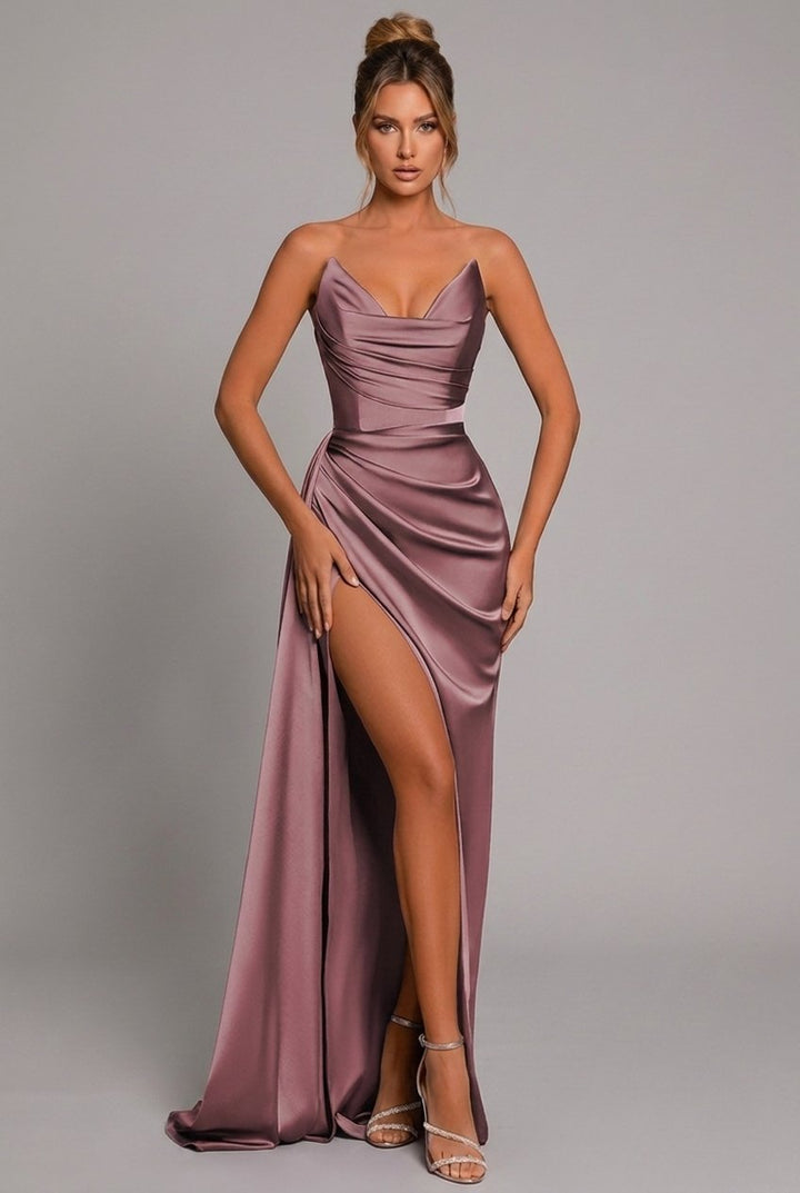 Dame Stropløs Satin Maxikjole med Ruched Detaljer - Dusty Rose