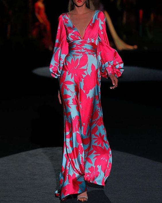 Emilie | Dame Maxi Kjole med Dyb V-Hals og Print - Freya Kobenhavn