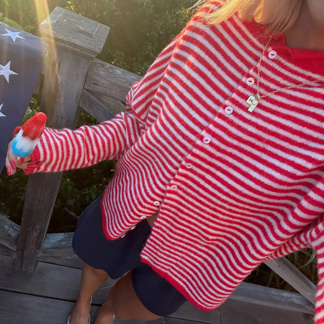 Alberte | Dame Stribet Cardigan Sweater Med Knaplukning Foran