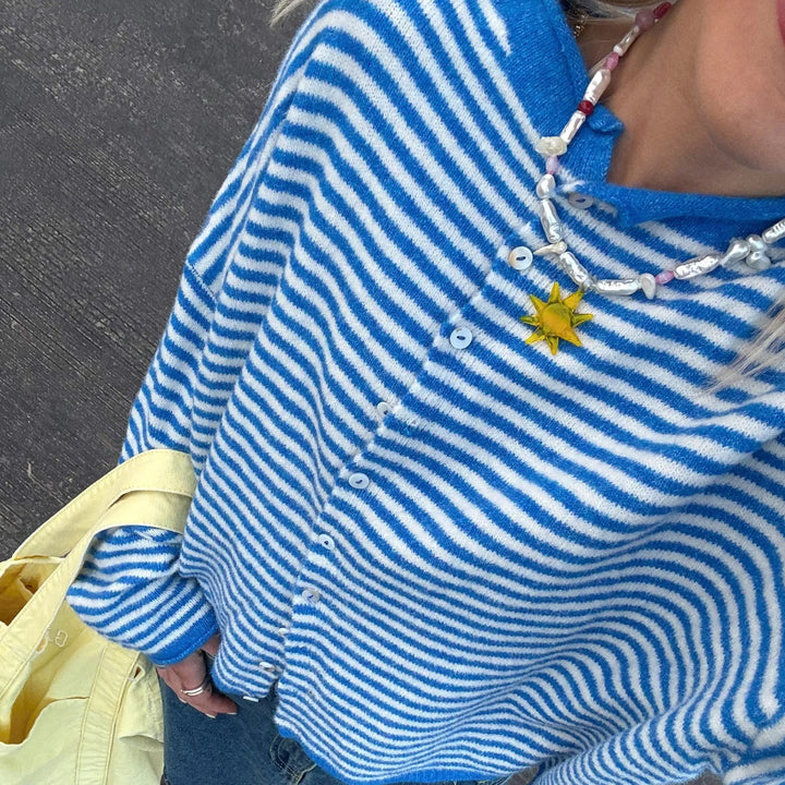 Alberte | Dame Stribet Cardigan Sweater Med Knaplukning Foran